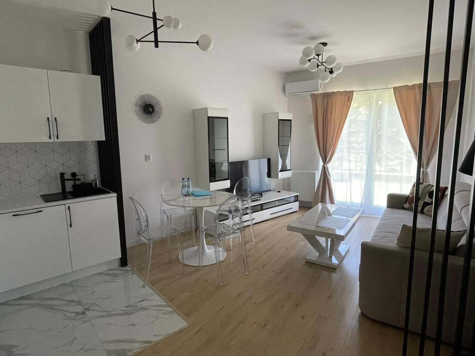 Apartment Malborska 29 *