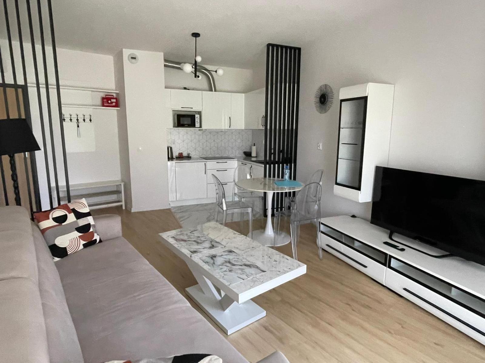 Apartment Malborska 29 *